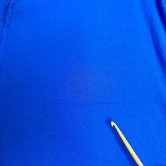 Lilly Pulitzer Blue Popover Roll Tab Long Sleeve Rayon Shirt Women Medium FLAWED - Picture 9 of 13